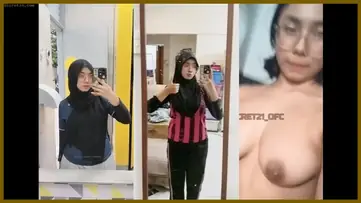 Cewe Hijab Kacamata Pap Nenen Toge Mulus poster