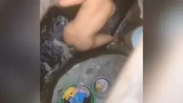 Dokumentasi Gadis Cantik Live Kasur Mandi poster
