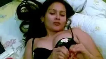 Dokumentasi Tante Cantik Bersantai Di Kamar poster
