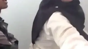Ukhti Hijab Semok Cantik Pasrah Goyang Kasur poster